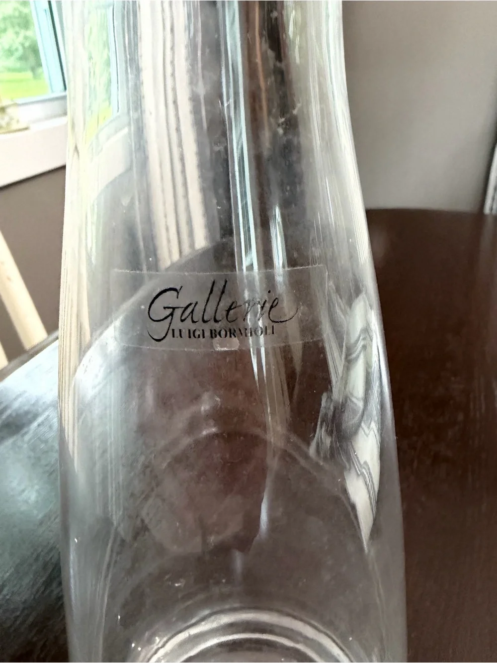 Gallery sleek glass